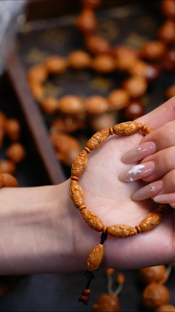 【闪购商品】橄榄核吊坠苏工橄榄核