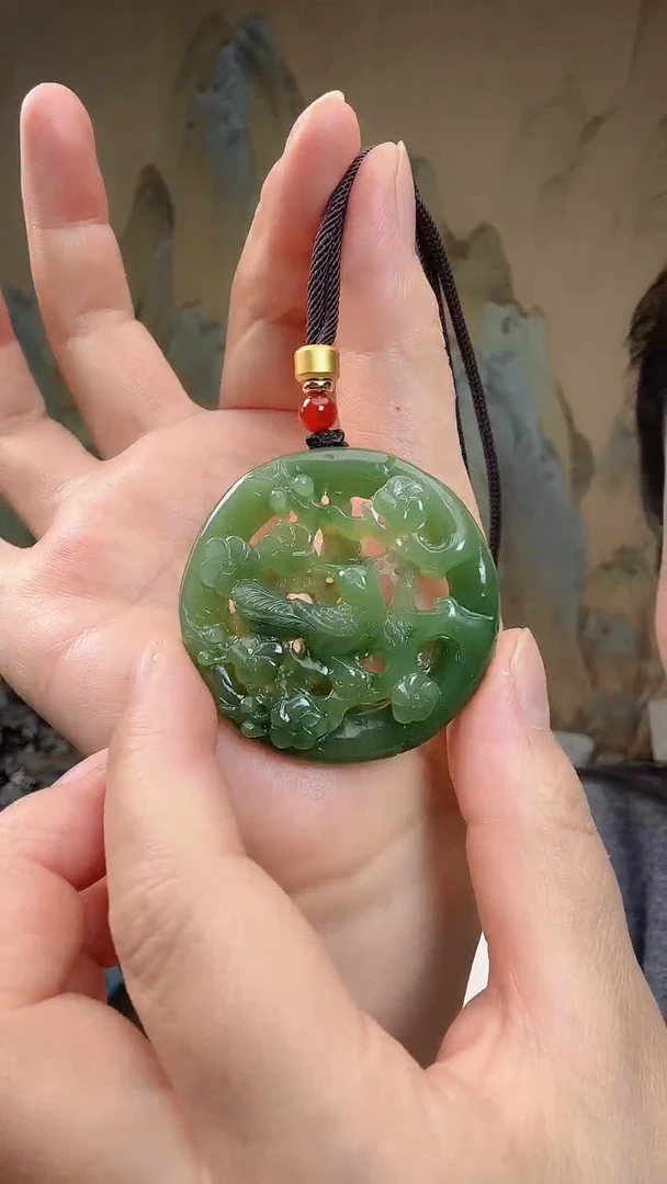 颈饰未镶嵌和田玉.