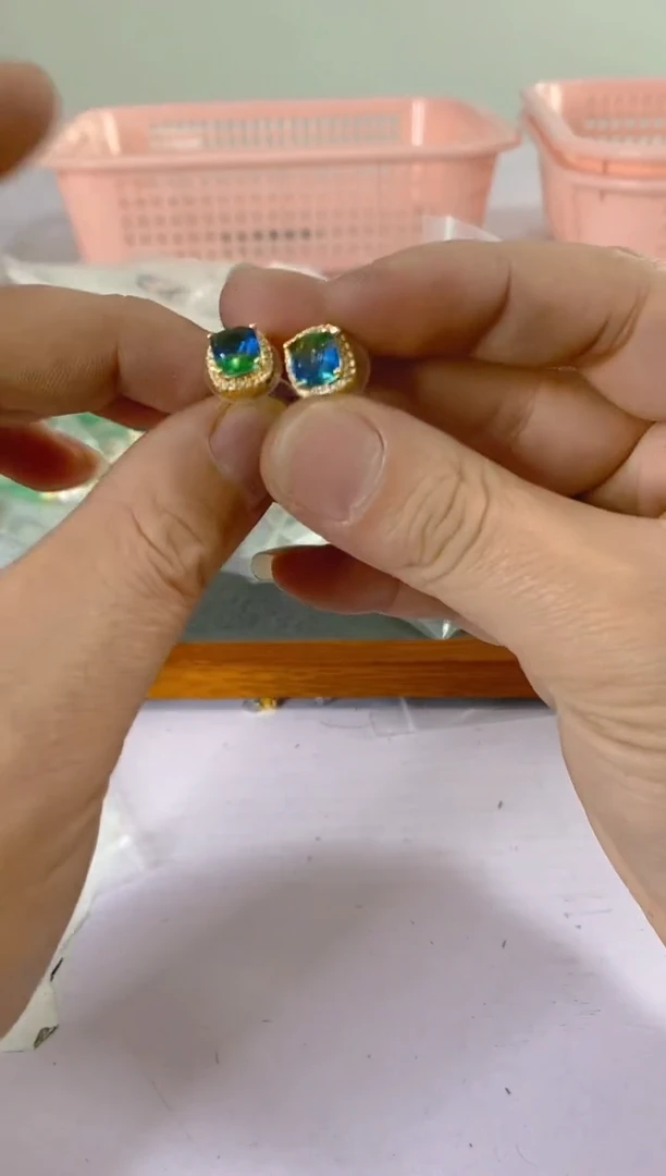 【闪购商品】水晶颈饰银S925镶嵌700红宝，蓝宝，多样性发一件赠链