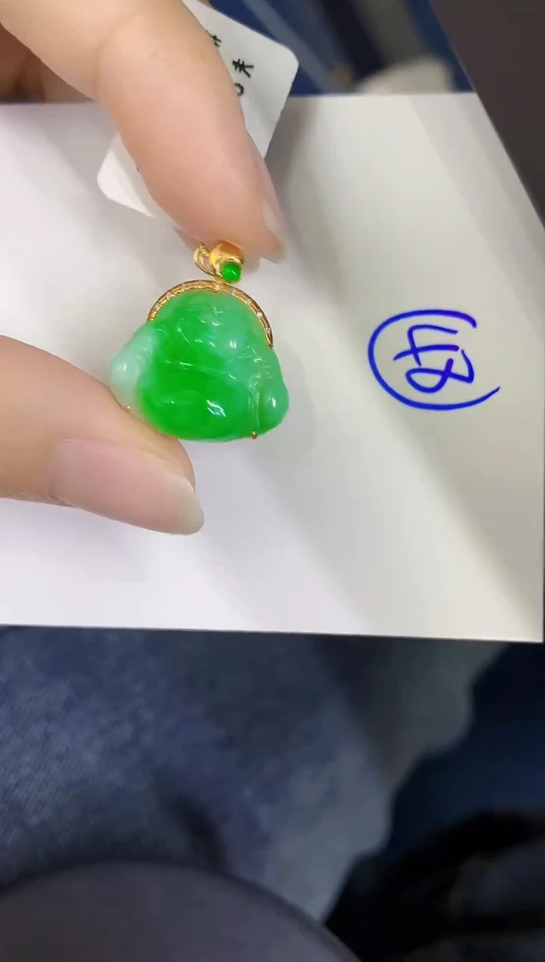 颈饰18K金镶嵌翡翠缅甸天然翡翠A货