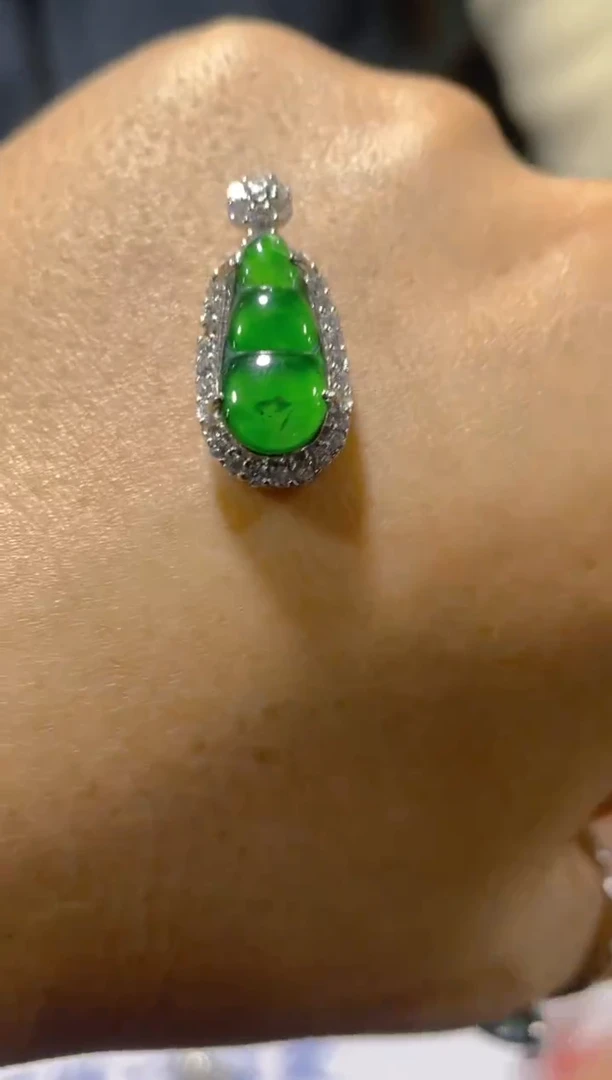 【闪购商品】翡翠颈饰未镶嵌天然A货翡多样性发货拍一发一