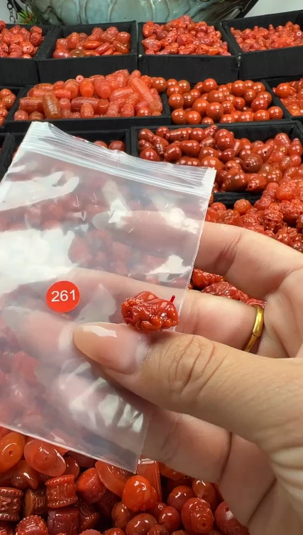 颈饰未镶嵌南红玛瑙1