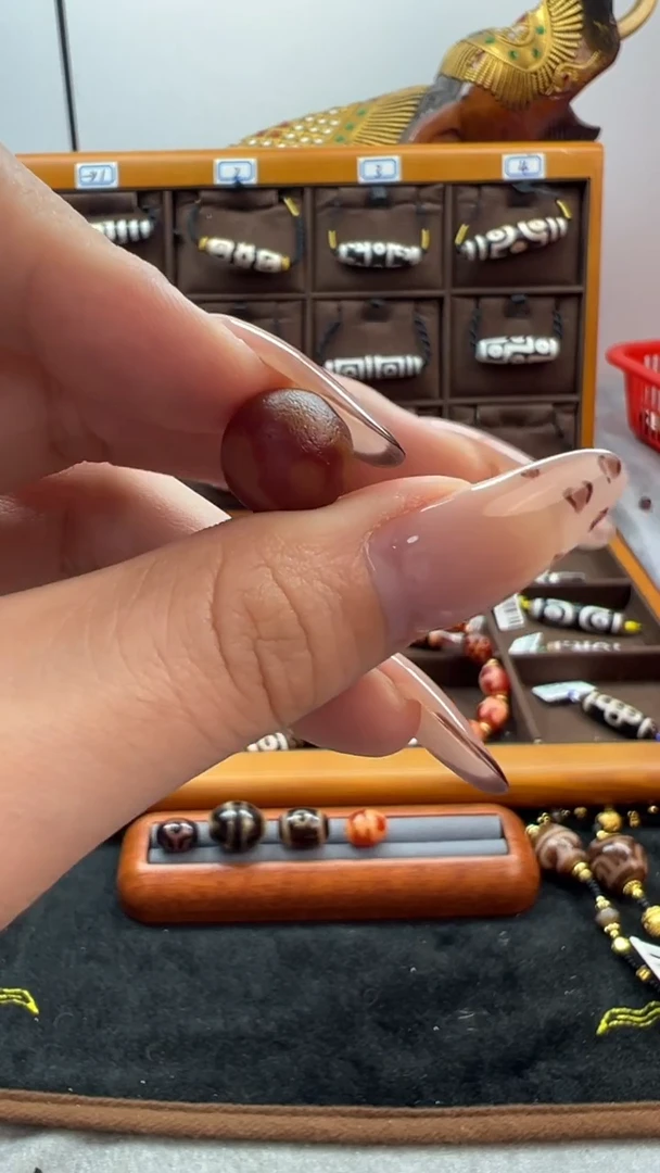 玛瑙/玉髓（覆膜）颈饰未镶嵌58微瑕随机发货