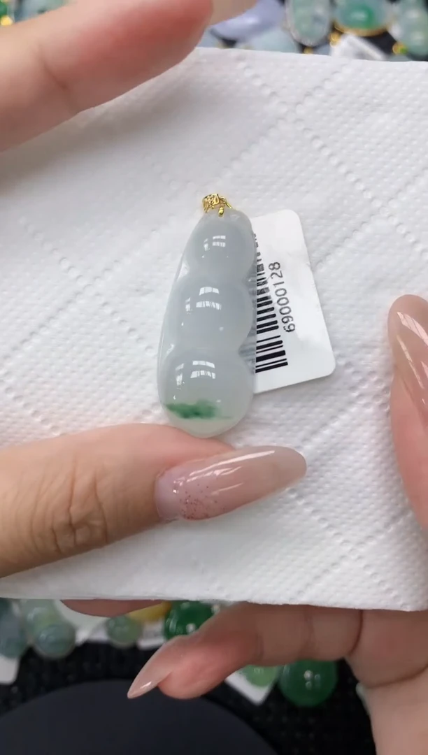 颈饰18K金镶嵌翡翠1111111111