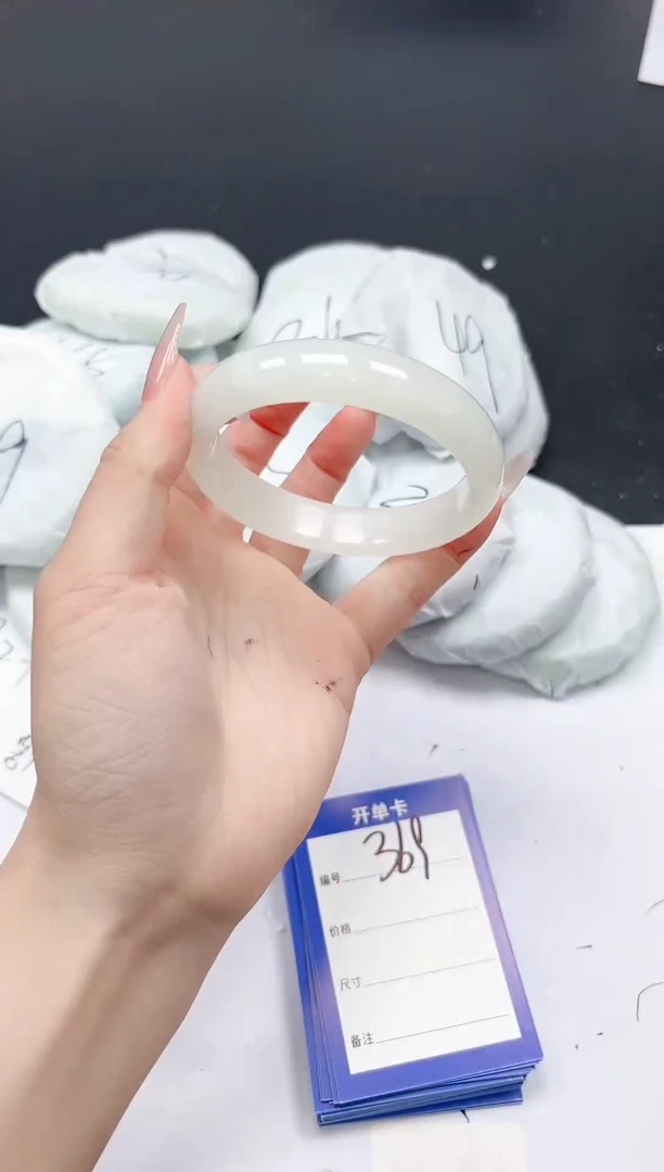 未镶嵌手镯石英质玉369/59