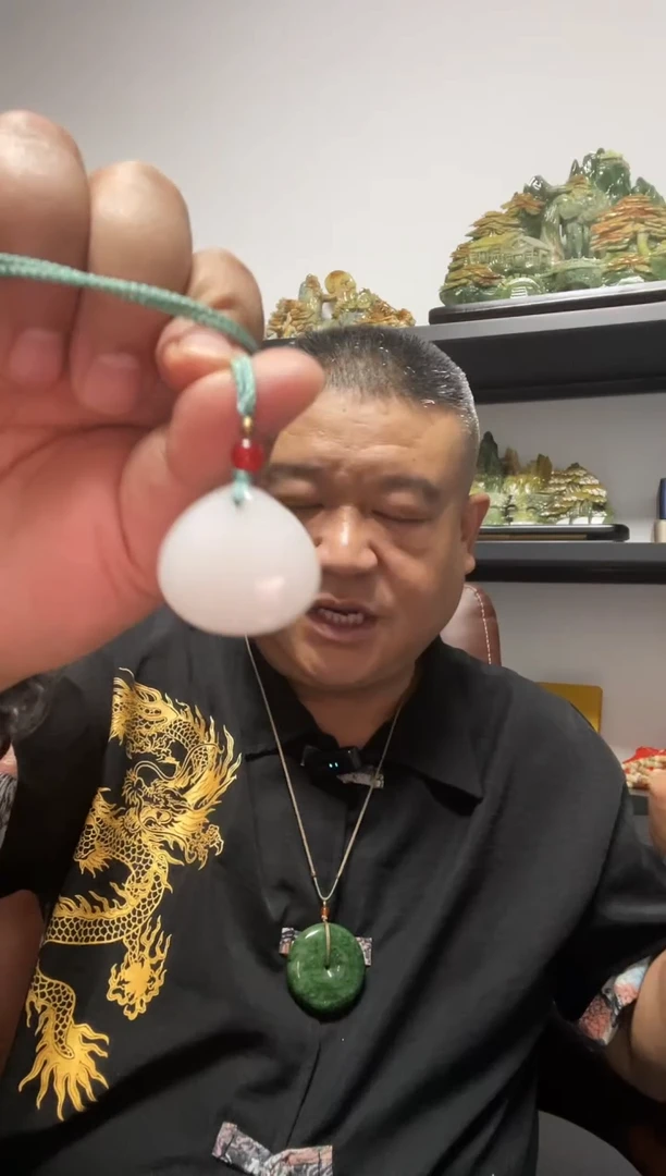 未镶嵌板栗吊坠石英质玉一个