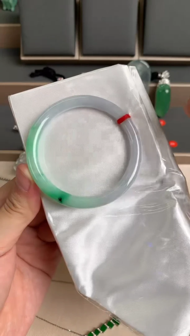 未镶嵌手镯翡翠手镯