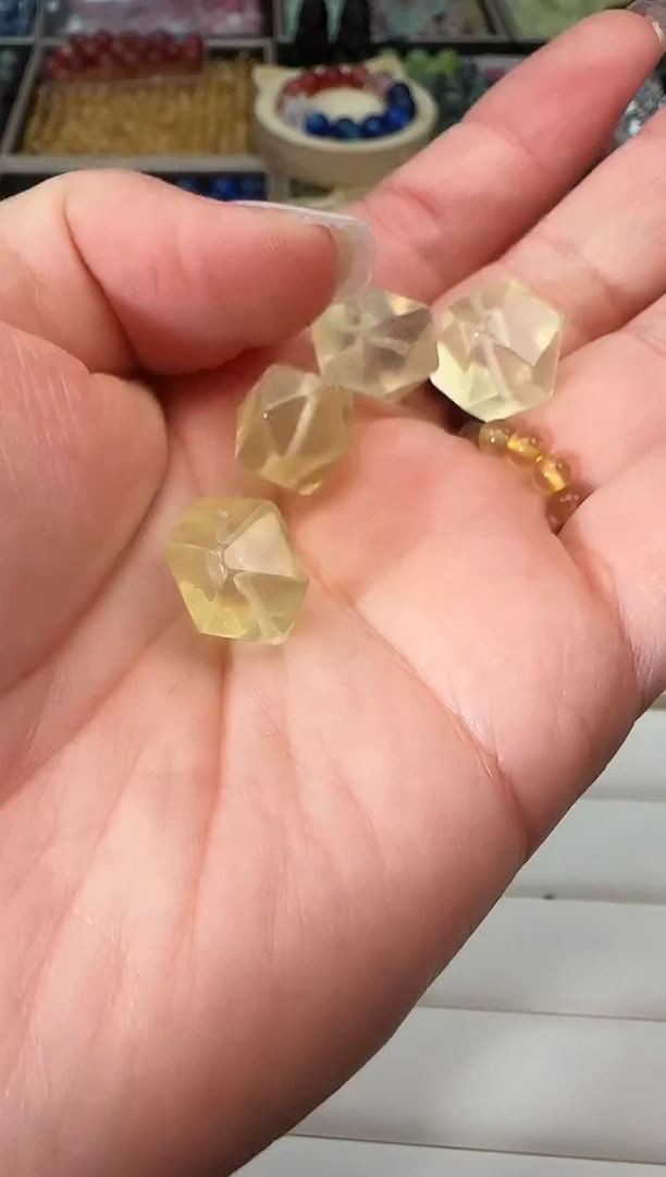 未镶嵌颈饰水晶21a多样性发其一/7.27/1个