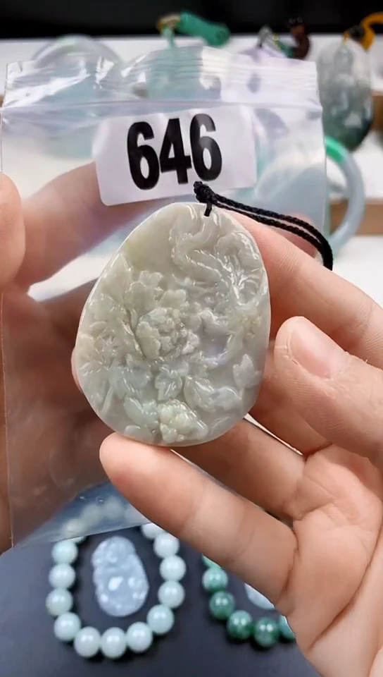 颈饰未镶嵌翡翠天然翡翠吊坠挂件