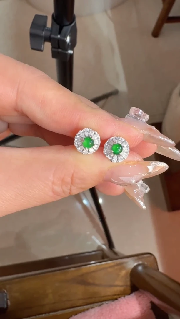 【闪购商品】翡翠耳饰银S925镶嵌天然A货翡翠耳钉