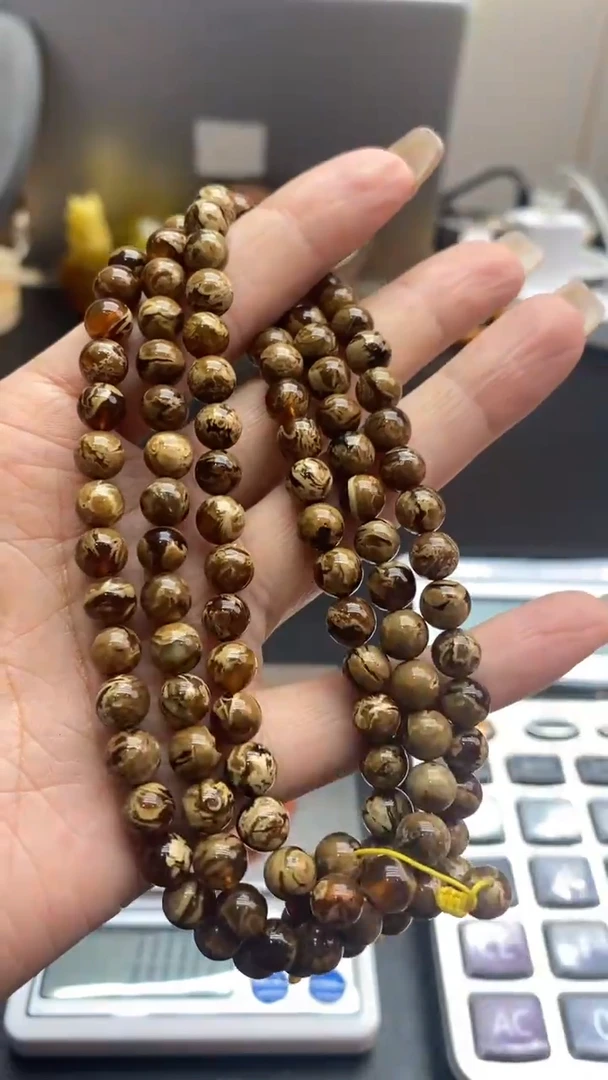 琥珀未镶嵌珠宝奇石1676