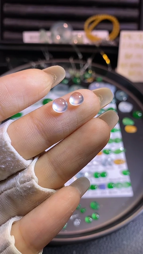 翡翠挂件未镶嵌蛋面