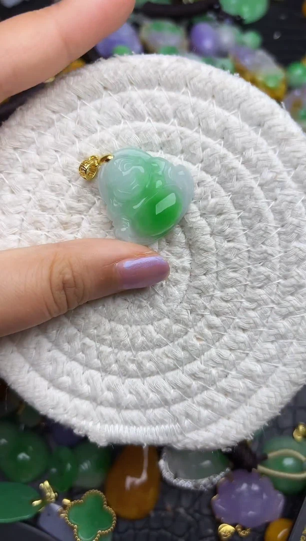 颈饰未镶嵌翡翠缅甸翡翠吊坠