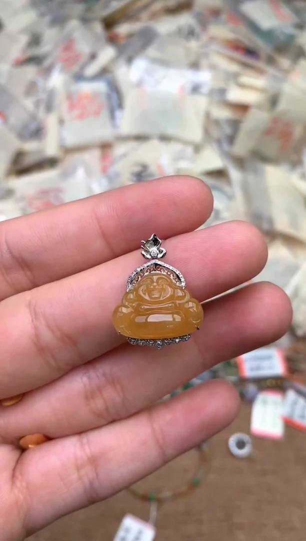 18K金镶嵌挂件翡翠—