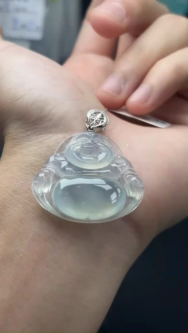 颈饰18K金镶嵌翡翠佛公