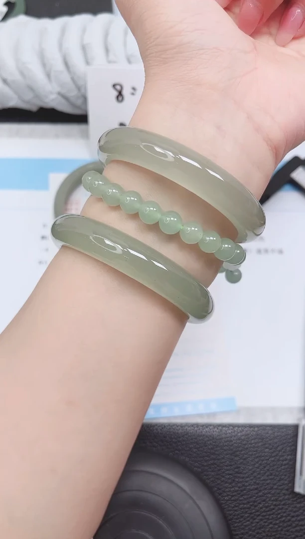 未镶嵌手镯石英质玉42-60.2