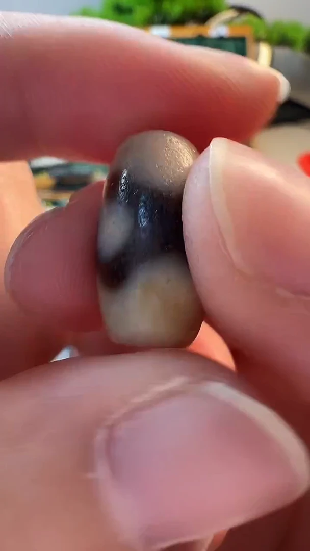 玛瑙/玉髓（覆膜）颈饰未镶嵌d****n20（微瑕随机发货）