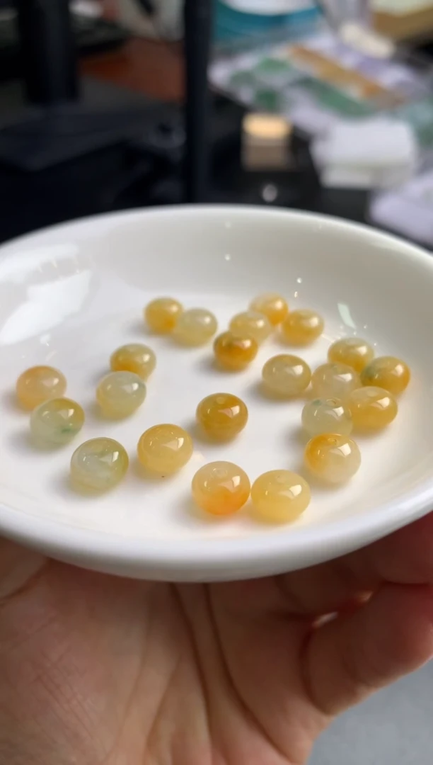 翡翠裸石多样性发一件