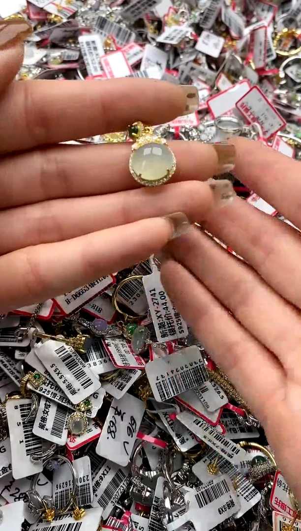 【闪购商品】翡翠戒指银S925镶嵌8888888    0