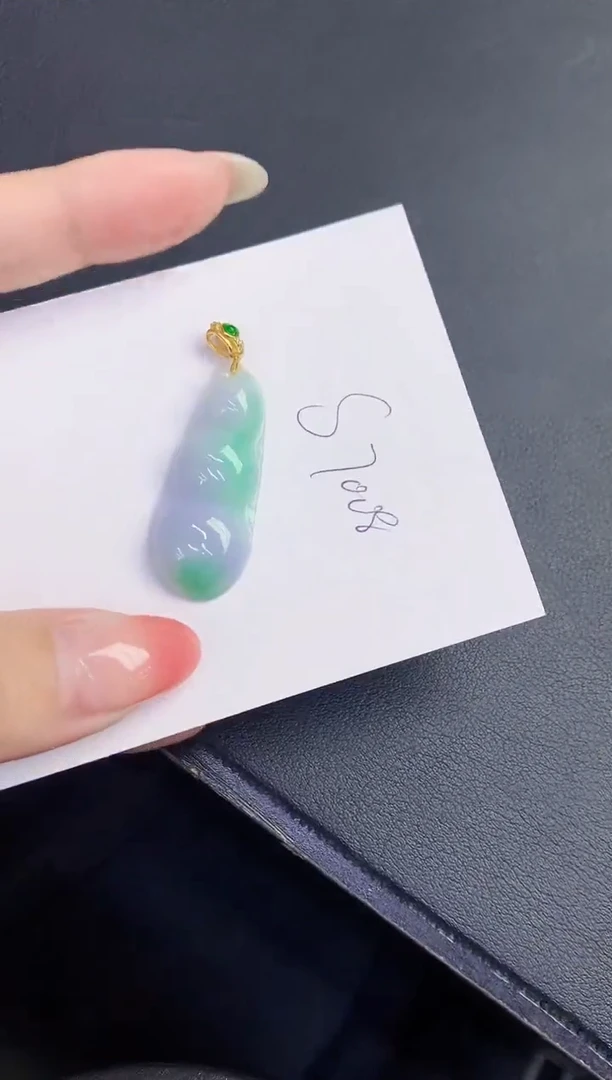 翡翠未镶嵌颈饰缅甸天然翡翠A货