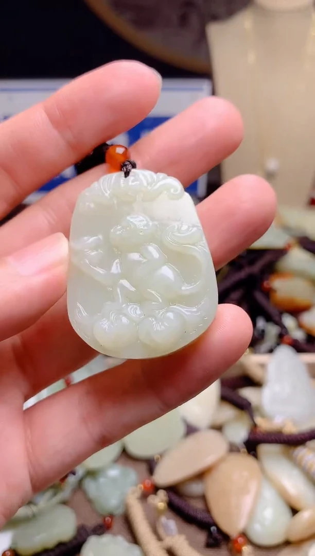 和田玉未镶嵌颈饰1