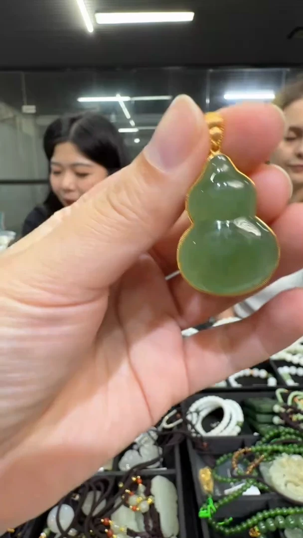 颈饰未镶嵌和田玉假一罚三
