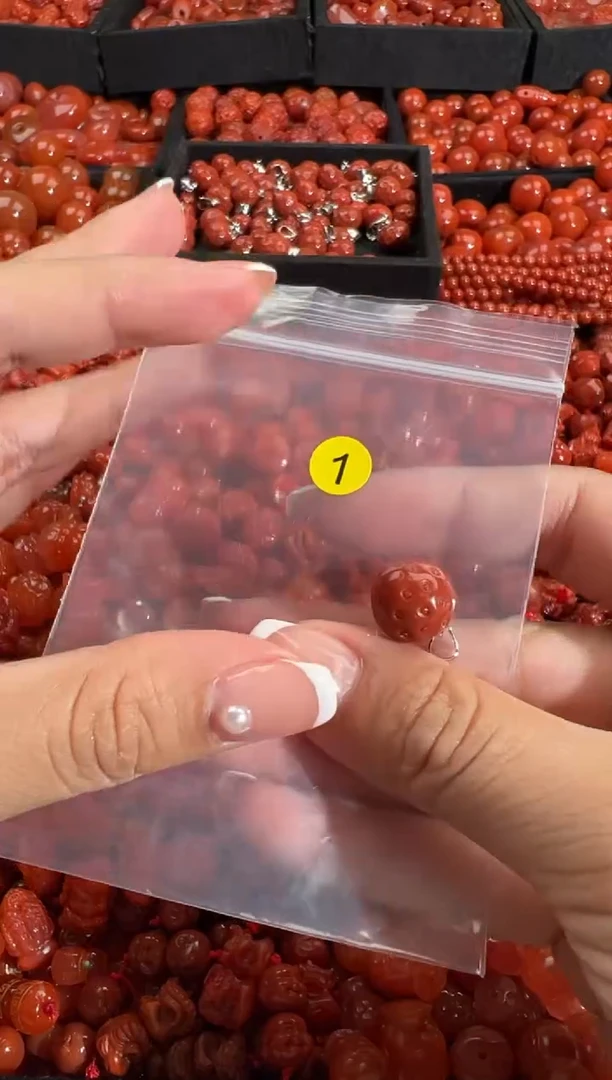 颈饰未镶嵌南红玛瑙1