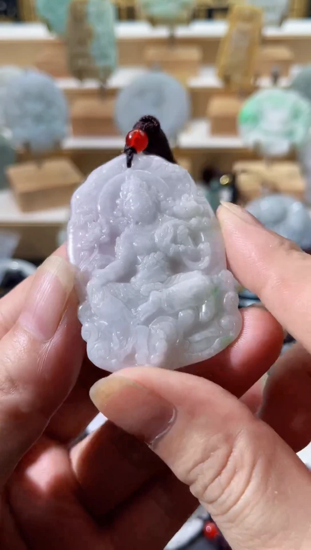 吊坠(赠链)未镶嵌翡翠10/24/      10