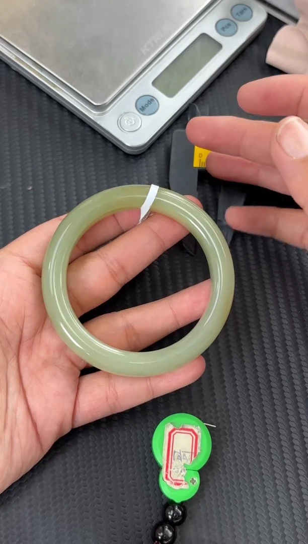 未镶嵌手镯和田玉若羌微色差56jm