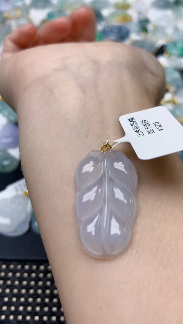 颈饰18K金镶嵌翡翠天然缅甸A货翡翠