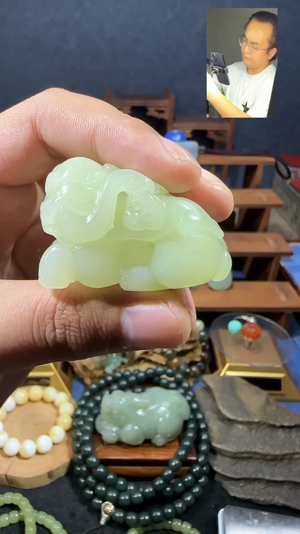 和田玉未镶嵌颈饰方*文1
