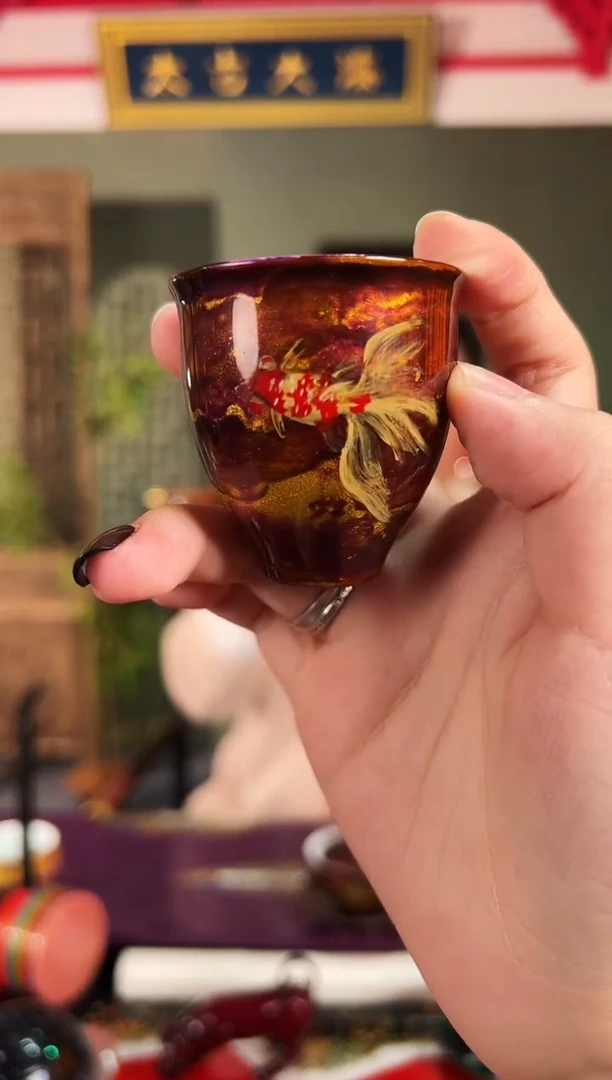 黑金手绘金鱼一口杯-太古大漆