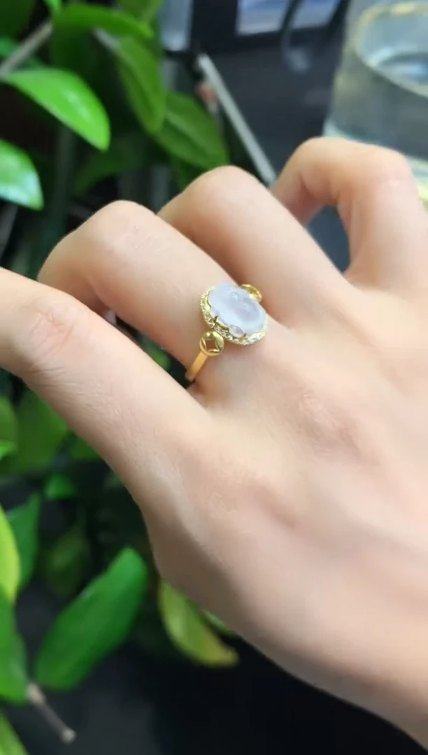 18K金镶嵌挂件翡翠貔貅戒指