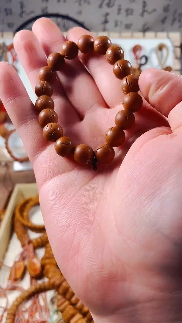 简*?龙纹桃核雕刻0.8的光珠手持