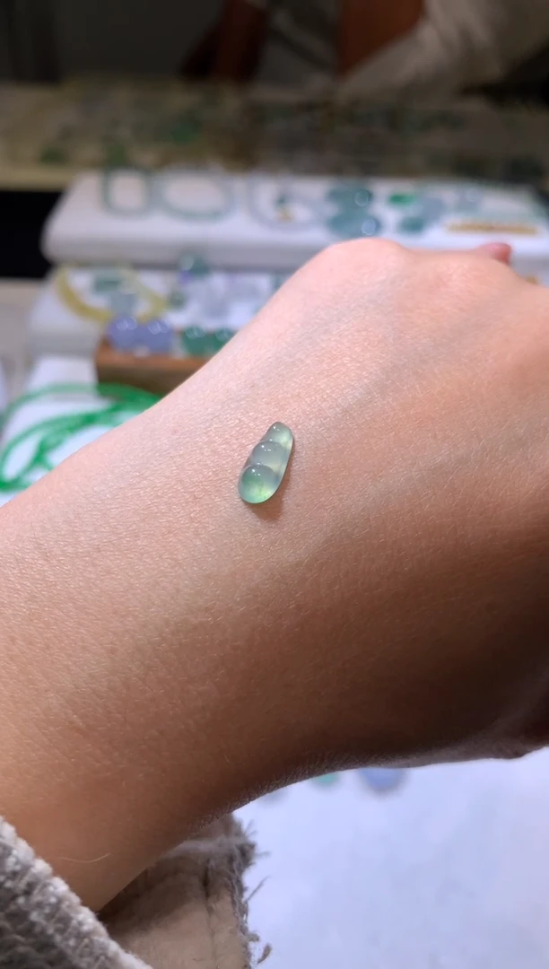 未镶嵌定制翡翠?*?11.8*5.2*2.8豆子