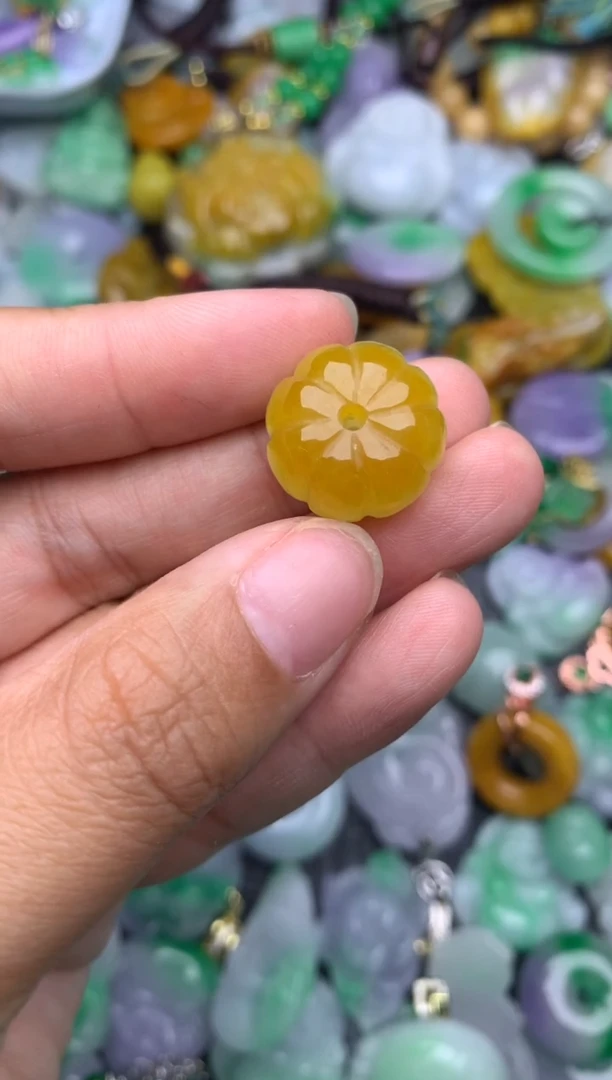 颈饰未镶嵌翡翠缅甸翡翠吊坠