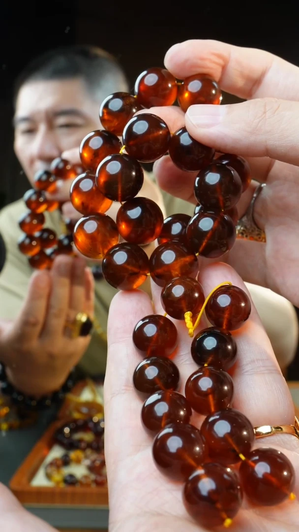 未镶嵌琥珀裸石19+血珀18子手持