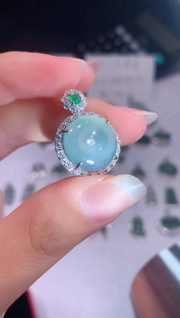 颈饰未镶嵌翡翠0芹0翡翠珠宝704