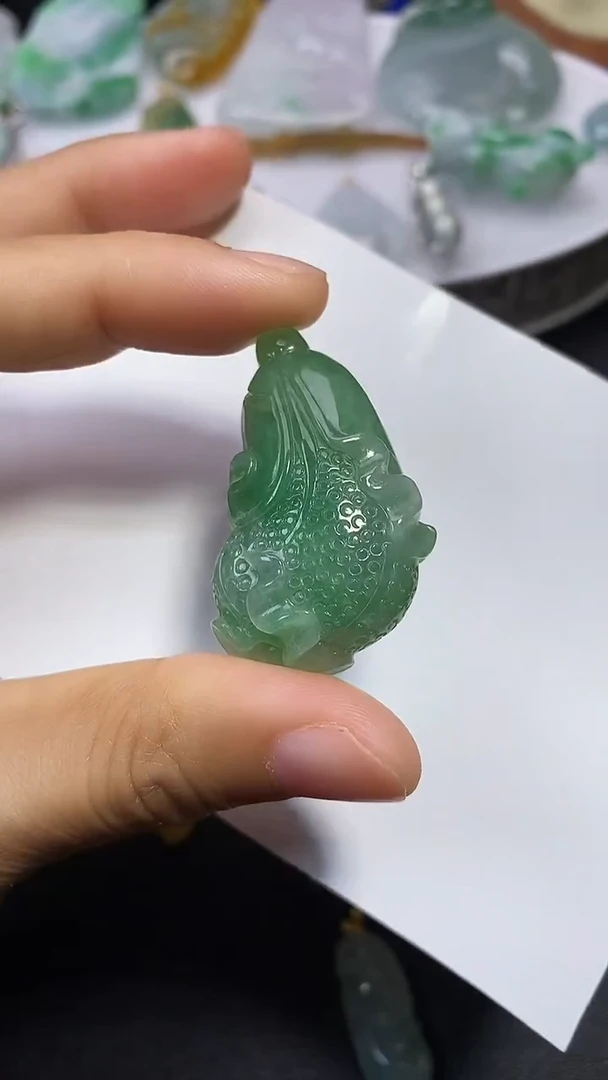 颈饰未镶嵌翡翠吊坠