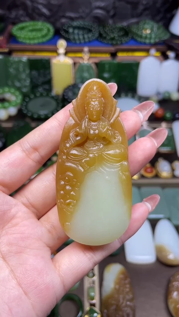 颈饰未镶嵌和田玉且末糖白观音【抛好光后发货】