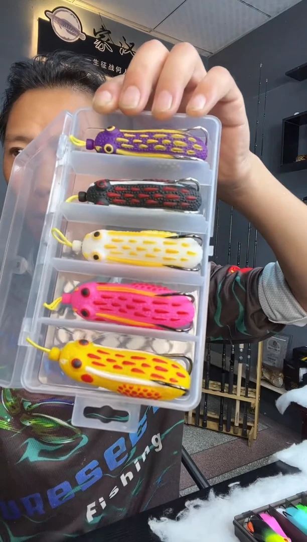 硅胶家汉路亚奶蛤蟆一盒