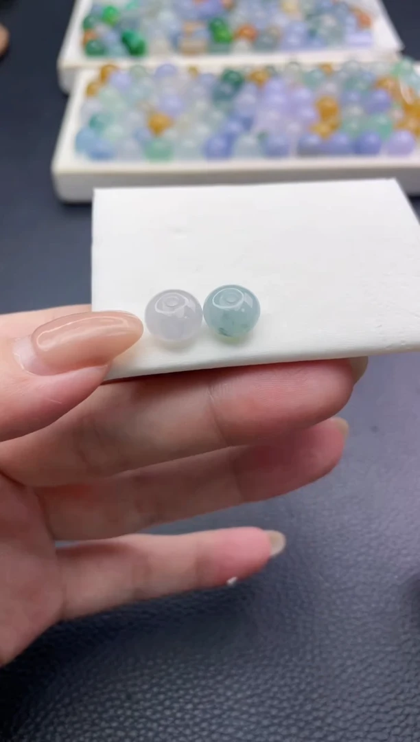 未镶嵌定制翡翠陈***士珠子