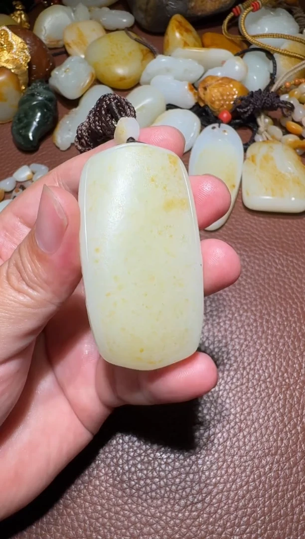未镶嵌和田玉挂件沉*和田玉