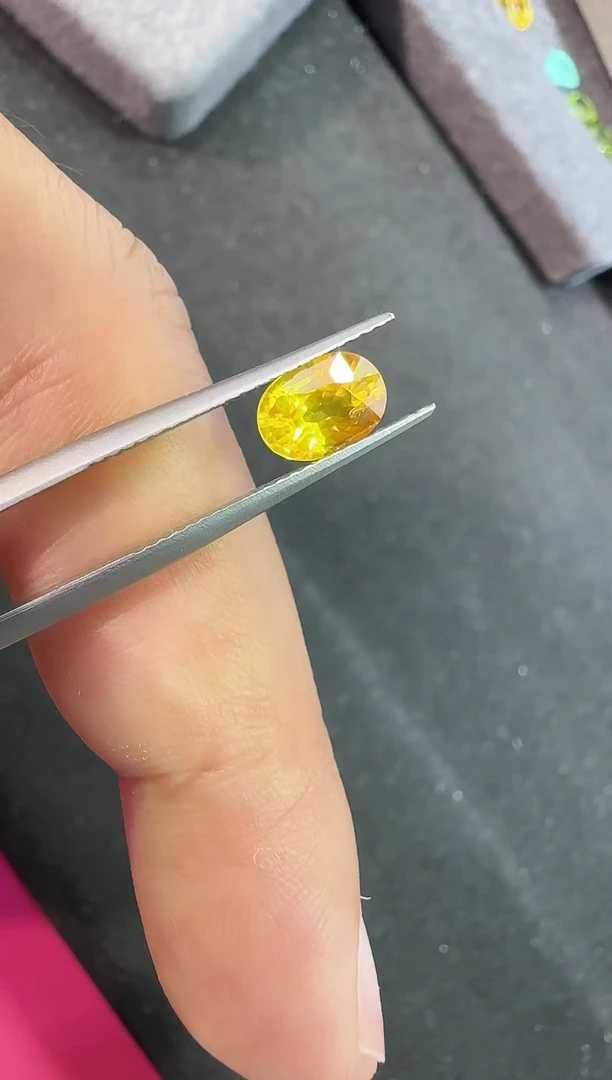 未镶嵌定制定制蓝宝石天然金丝雀黄国际证书1.33克拉