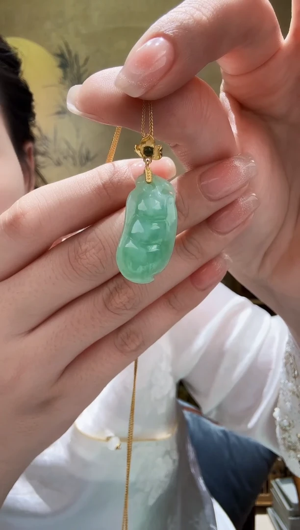 颈饰未镶嵌翡翠吊坠