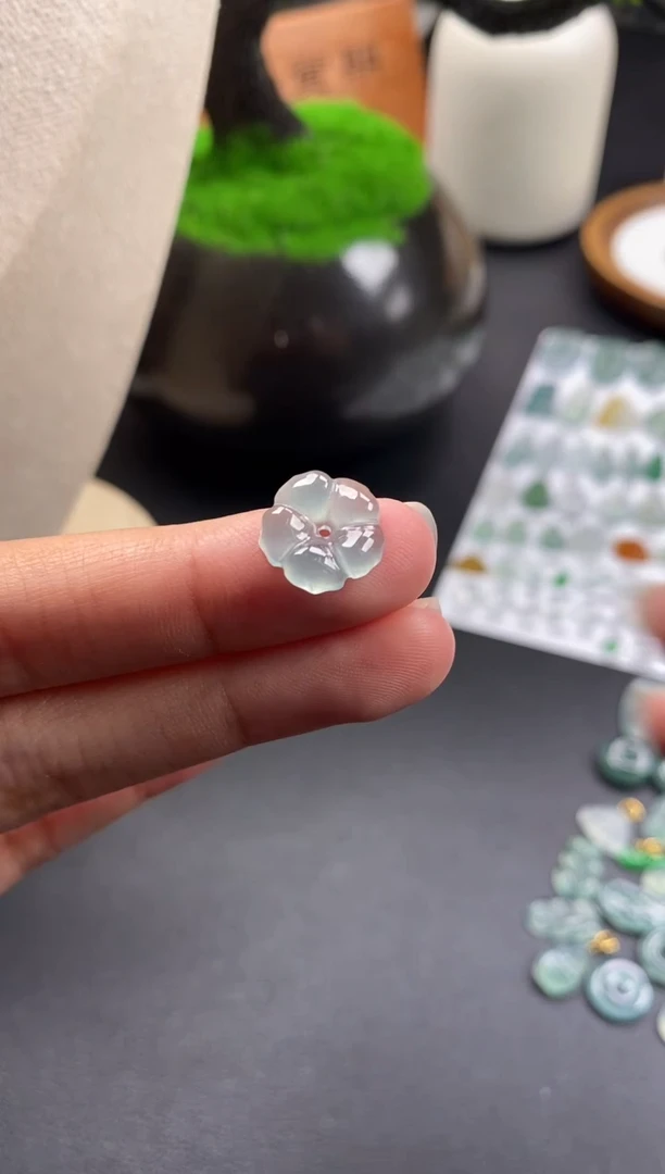 颈饰未镶嵌翡翠翡翠冰种花花