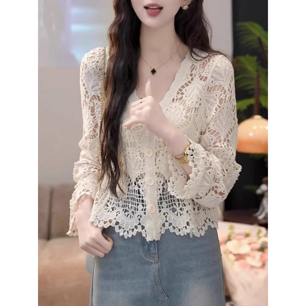 芯娇晴钩花镂空v领针织开衫女夏季2025新款薄款上衣短款防晒罩衫