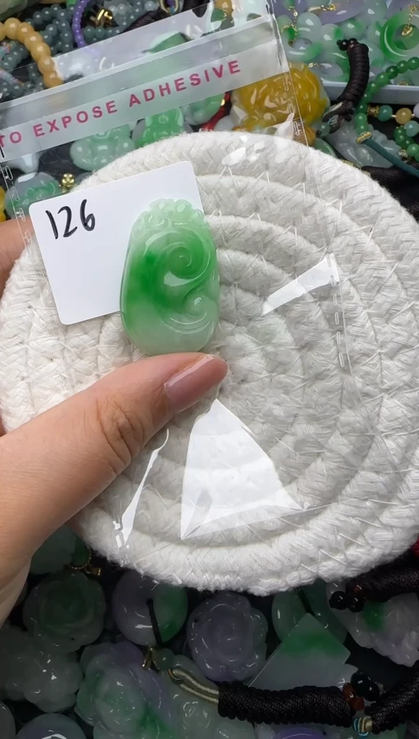 颈饰未镶嵌翡翠徐****?缅甸翡翠吊坠