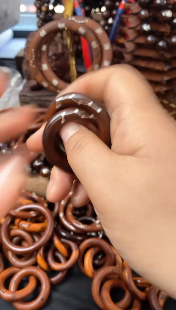 【闪购商品】木枣木玉化镶银六七星小乾坤圈随机发货