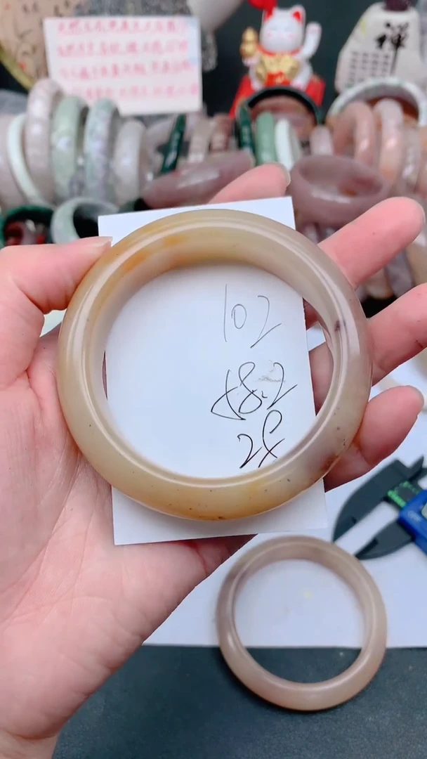 未镶嵌手镯石英质玉102